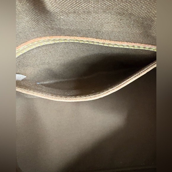 Louis Vuitton Alma - Picture 11 of 16